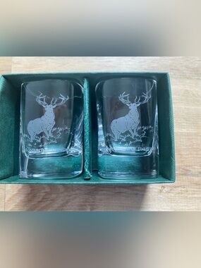 Burns Cristal Scotland Monarch of the Glen Etched Whiskey Glasses Set Stag